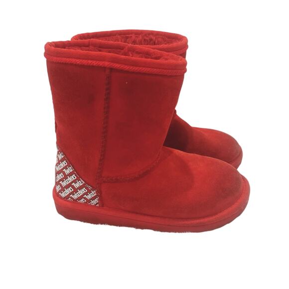 UGG Twizzlers Classic Sz 2 Red Uggs Candy Collection - Picture 1 of 9